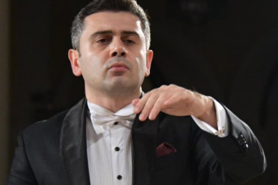 Ölən direktor müavini tanınmış dirijorun qohumu imiş