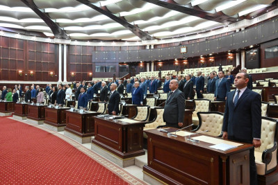 Milli Məclisin iclası başa çatdı - Deputatlar tətilə çıxdı