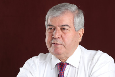 Dilimizi yenə qurban veririk?