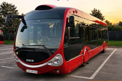 Yeni avtobus yararsız yola görə son dayanacağa gedə bilmir