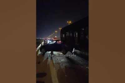 Aeroport yolunda "Opel"lə marşrut avtobusu toqquşdu - VİDEO