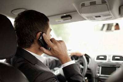 Yol polisi mobil telefonlara görə sürücülərə müraciət etdi