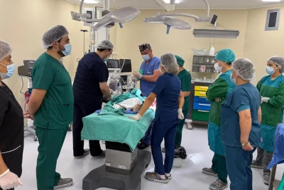3 yaşlı uşağın ət maşınında qalan əli əməliyyatla bərpa edildi