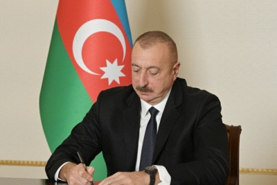 Prezident Aleksandr Şarovskinin vəfatı ilə bağlı nekroloq imzalayıb