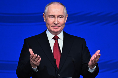 Putindən qərar: Azərbaycana 20 min manatdan çox pul aparmaq olmaz