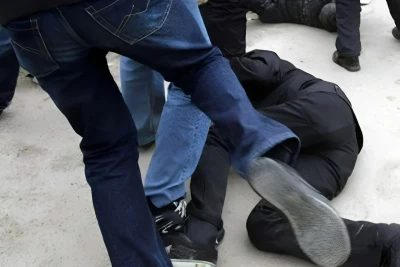 Tələbələr arasında dava: "Kişi deyilsən?" deyib komaya saldı