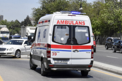 Bakıda təcili yardım maşını piyadanı vurub - ÖLƏN VAR