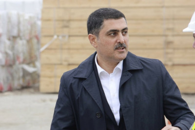 5 milyon manatlıq qaçaqmalçılıqda ittiham olunan gömrükçü ev dustaqlığına buraxıldı